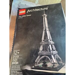 LEGO ARCHITECTURE: The Eiffel Tower (21019) Retired